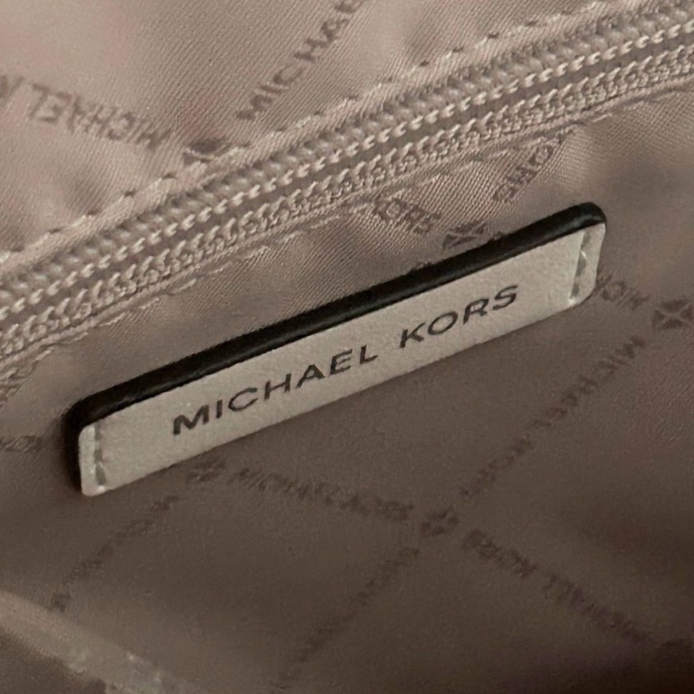Michael Kors White Quilted Leather Backpack Silver Hardware Front Zip Pocket - Picture 9 of 11